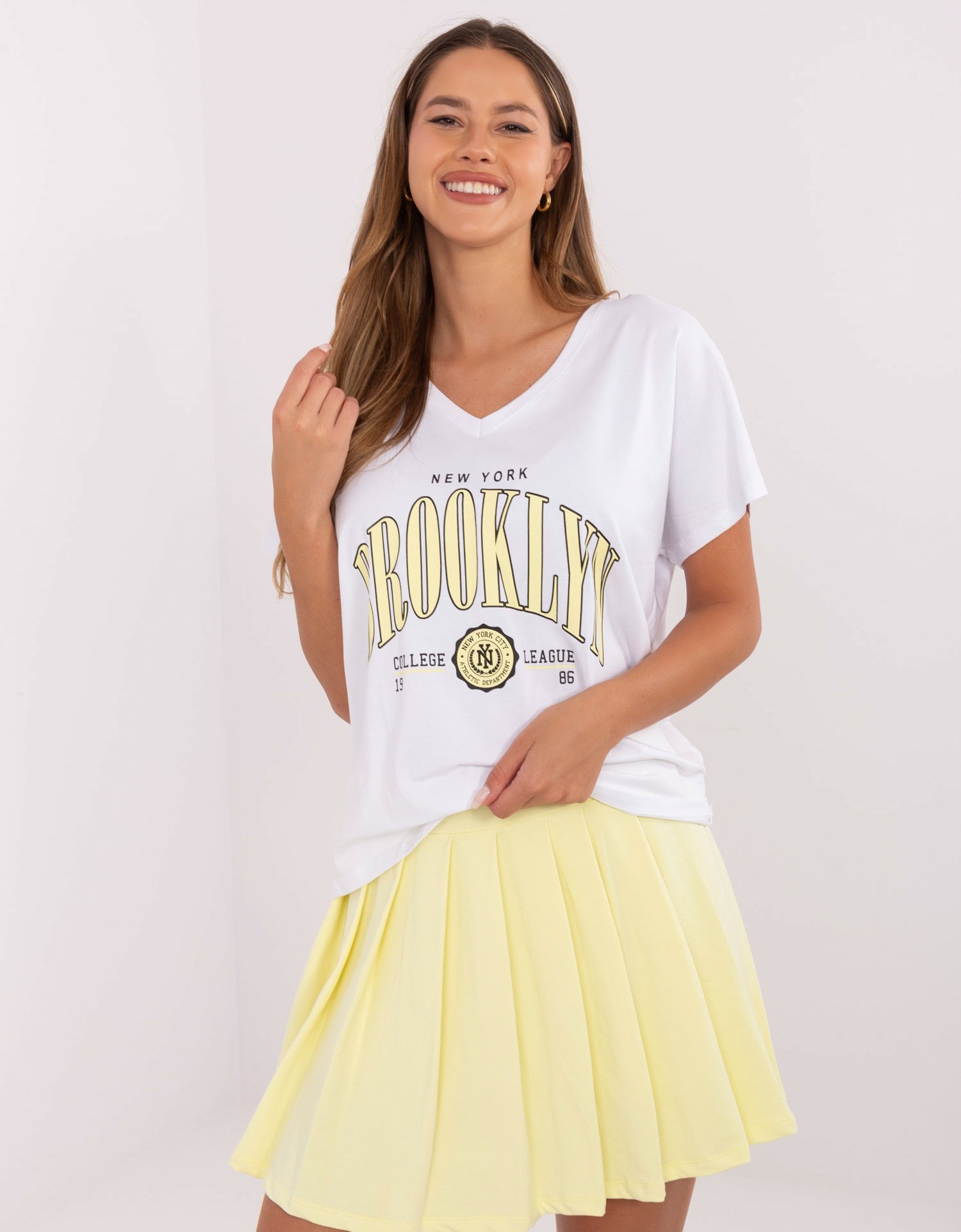 Bielo-žltý dámsky set trička a plisovanej sukne so všitými šortkami RV-KMPL-A774.49-white-yellow Veľkosť: ONE SIZE