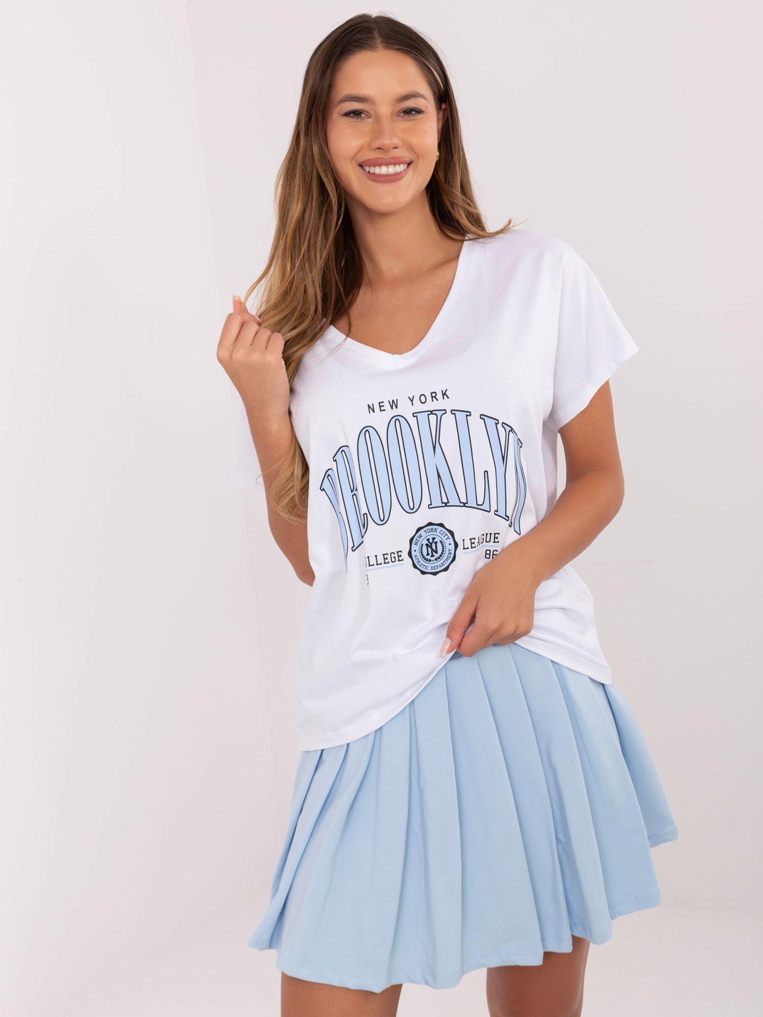 Bielo-modrý dámsky set trička a plisovanej sukne so všitými šortkami RV-KMPL-A774.49-white-blue Veľkosť: ONE SIZE