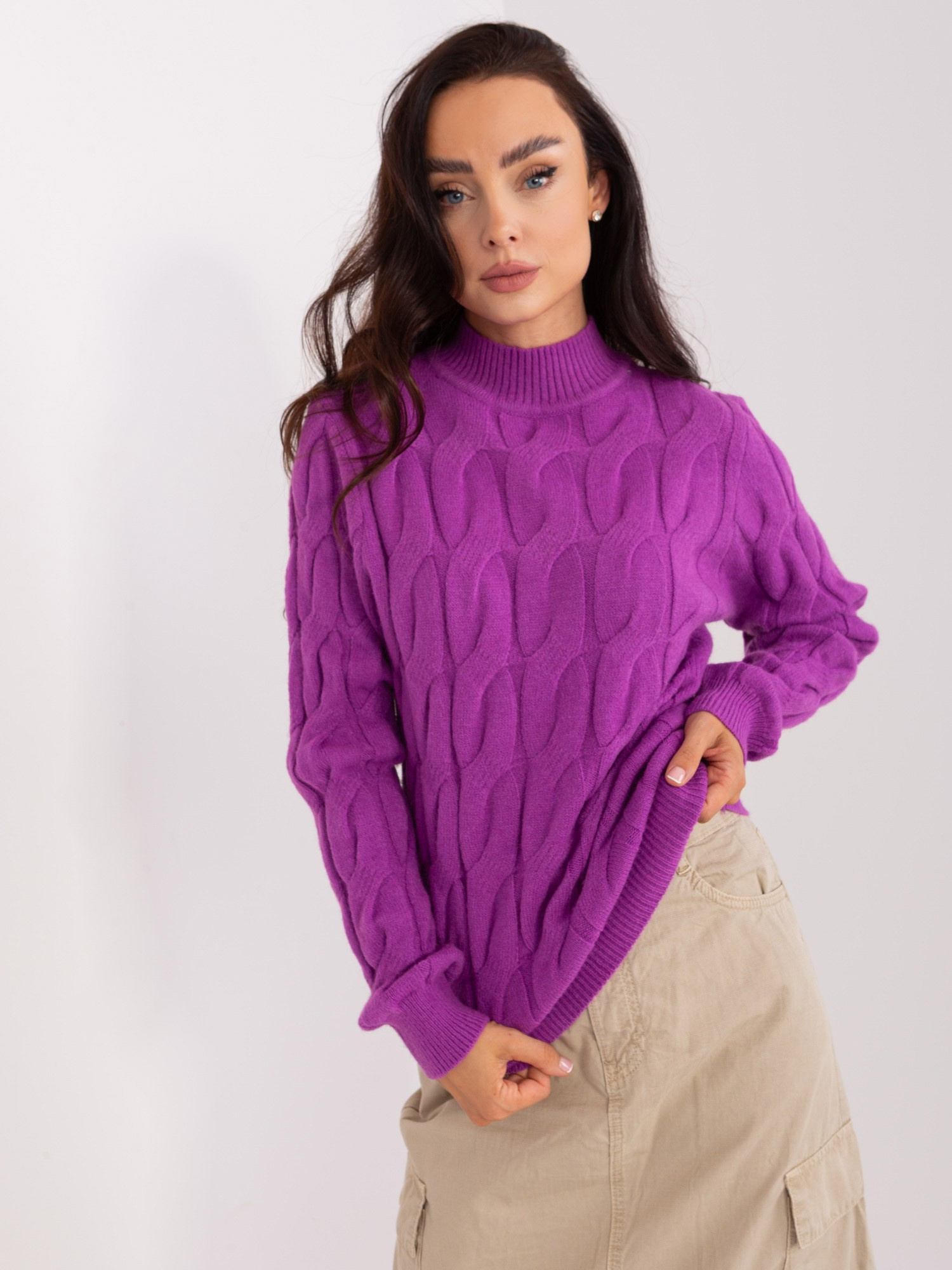 Fialový teplý sveter s rolákom AT-SW-2235.00P-purple Veľkosť: ONE SIZE