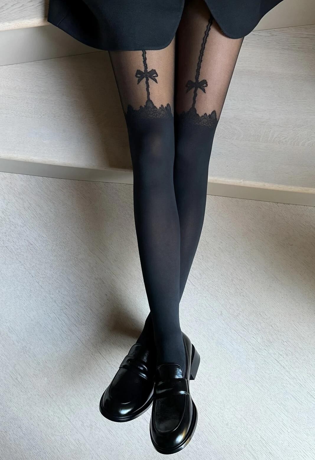 Veneziana Čierne dámske silonky Lucia s mašľou 20/40 deň 2-4 Veľkosť: M, Barva: čierna