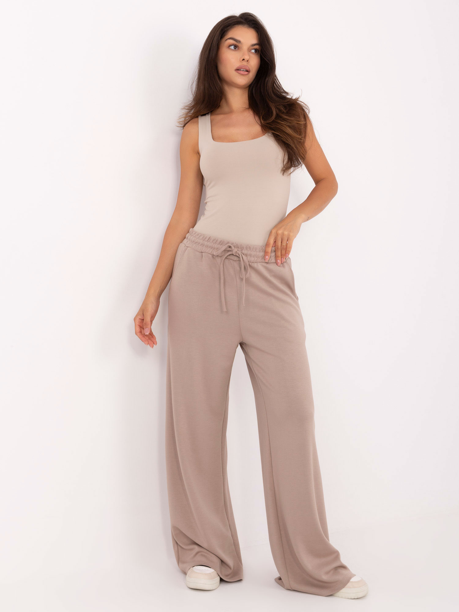 Béžové dámske viskózové tepláky so širokými nohavicami RV-DR-A611.52-dark beige Veľkosť: ONE SIZE