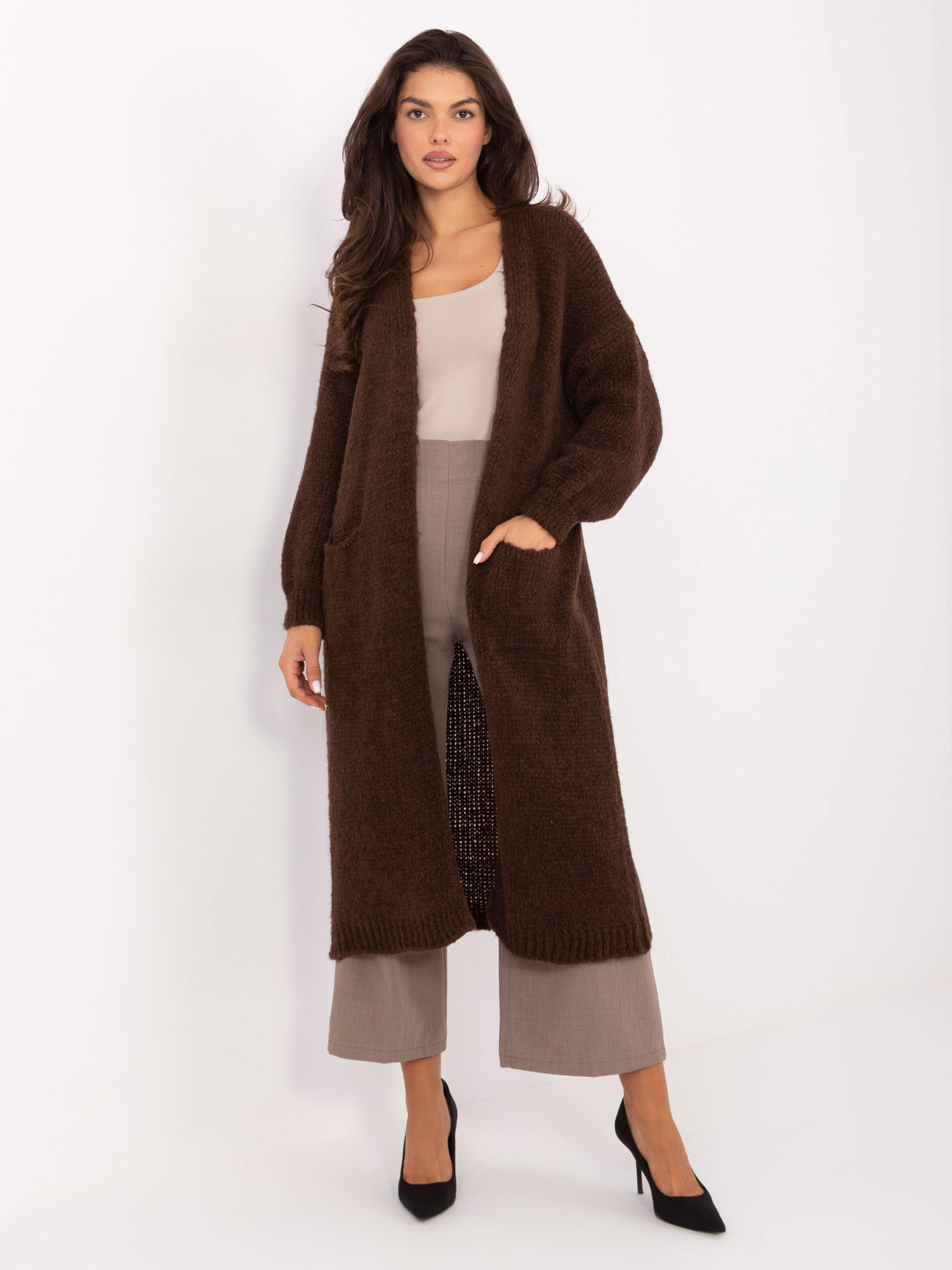 Hnedý dlhý dámsky kardigan s vreckami MI-SW-WM6155.82-dark brown Veľkosť: ONE SIZE