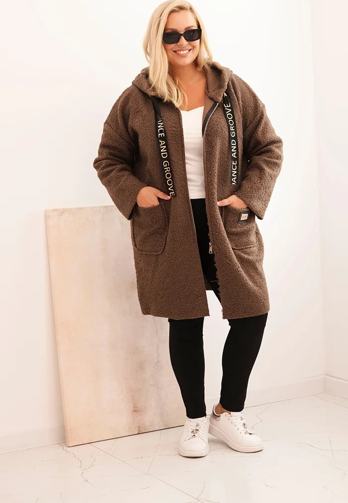 Hnedý štýlový dámsky plus size teddy kabátik na zips s kapucňou Veľkosť: ONE SIZE