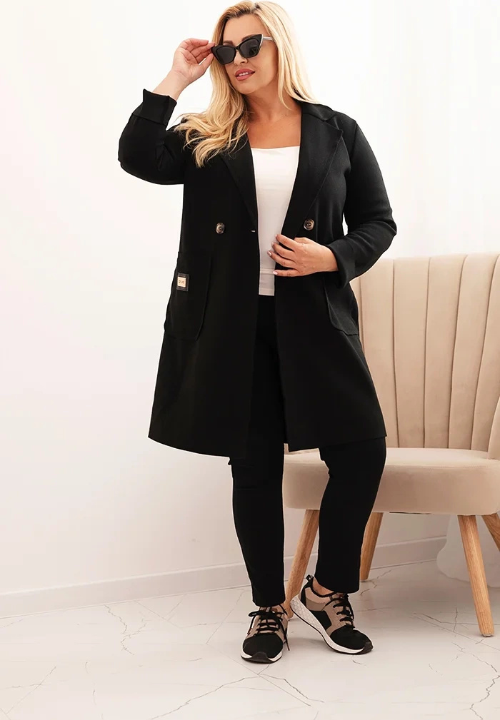 Čierny dámsky elegantný plus size kabát s golierom a veľkými vreckami Veľkosť: ONE SIZE