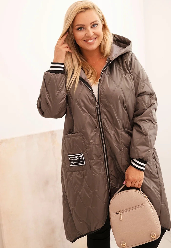 Tmavobéžová dámska plus size prešívaná bunda s kapucňou a manžetami Veľkosť: ONE SIZE