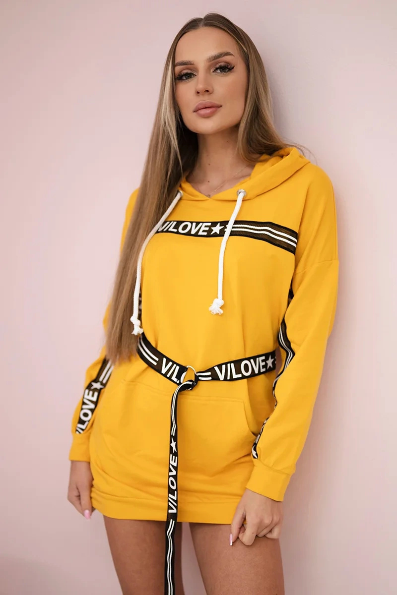 Horčicové mikinové šaty s pásikom a kapucňou Veľkosť: ONE SIZE