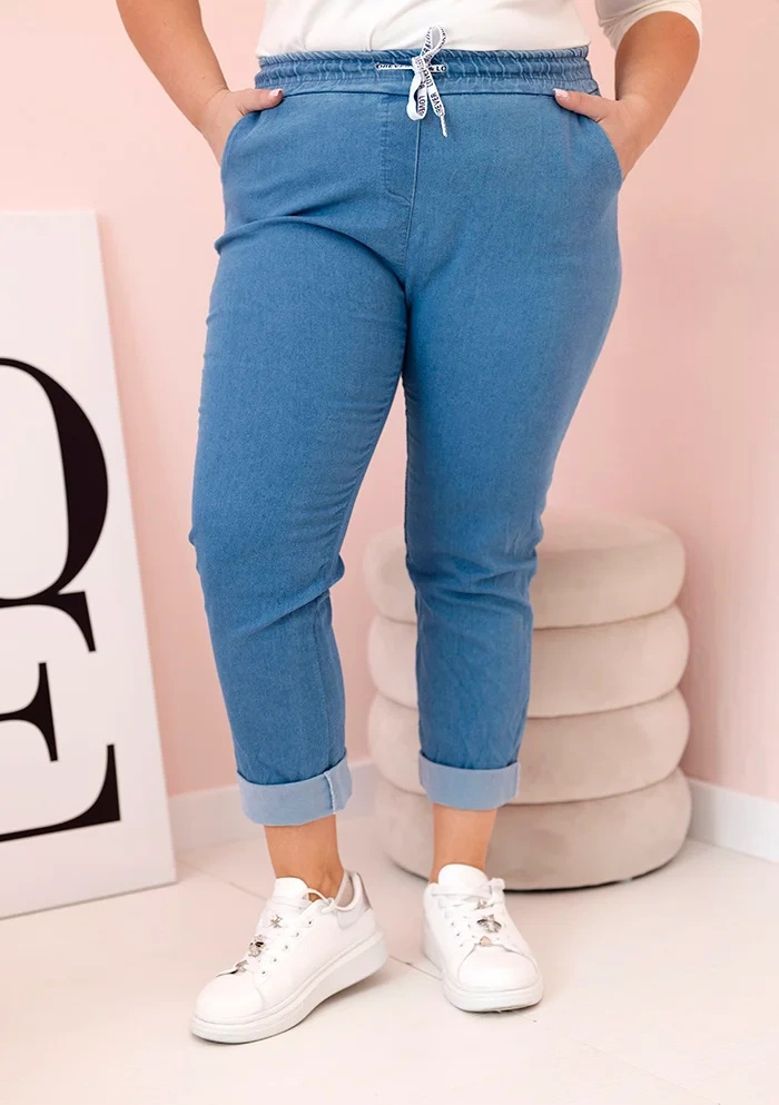 Svetlomodré dámske plus size džínsy s elastickým pásom Veľkosť: 4XL