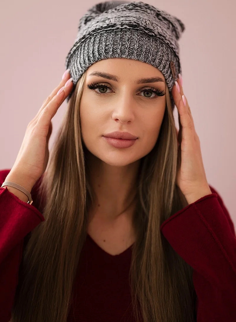 Čierno-sivá dámska čiapka s fleecovou podšívkou K254 čierna+sivá Veľkosť: ONE SIZE