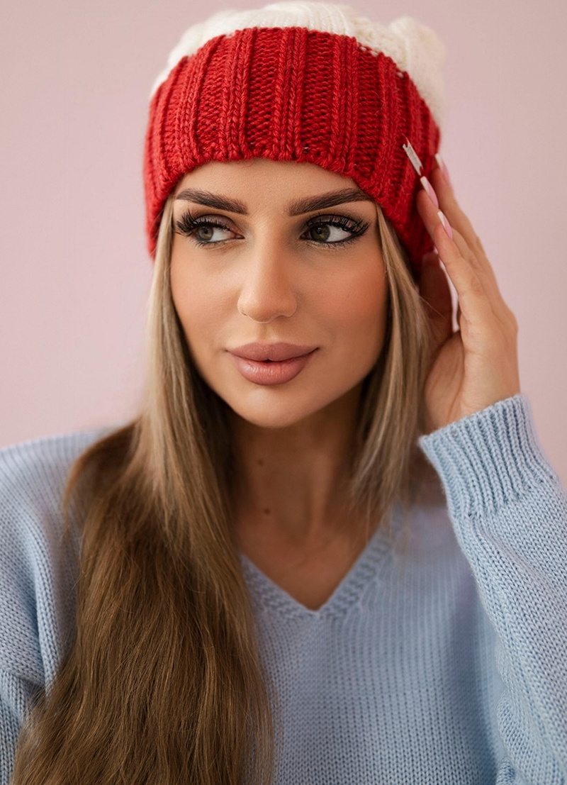 Bielo-červená dámska hrejivá zimná čiapka K212 ecru+bordeaux Veľkosť: ONE SIZE