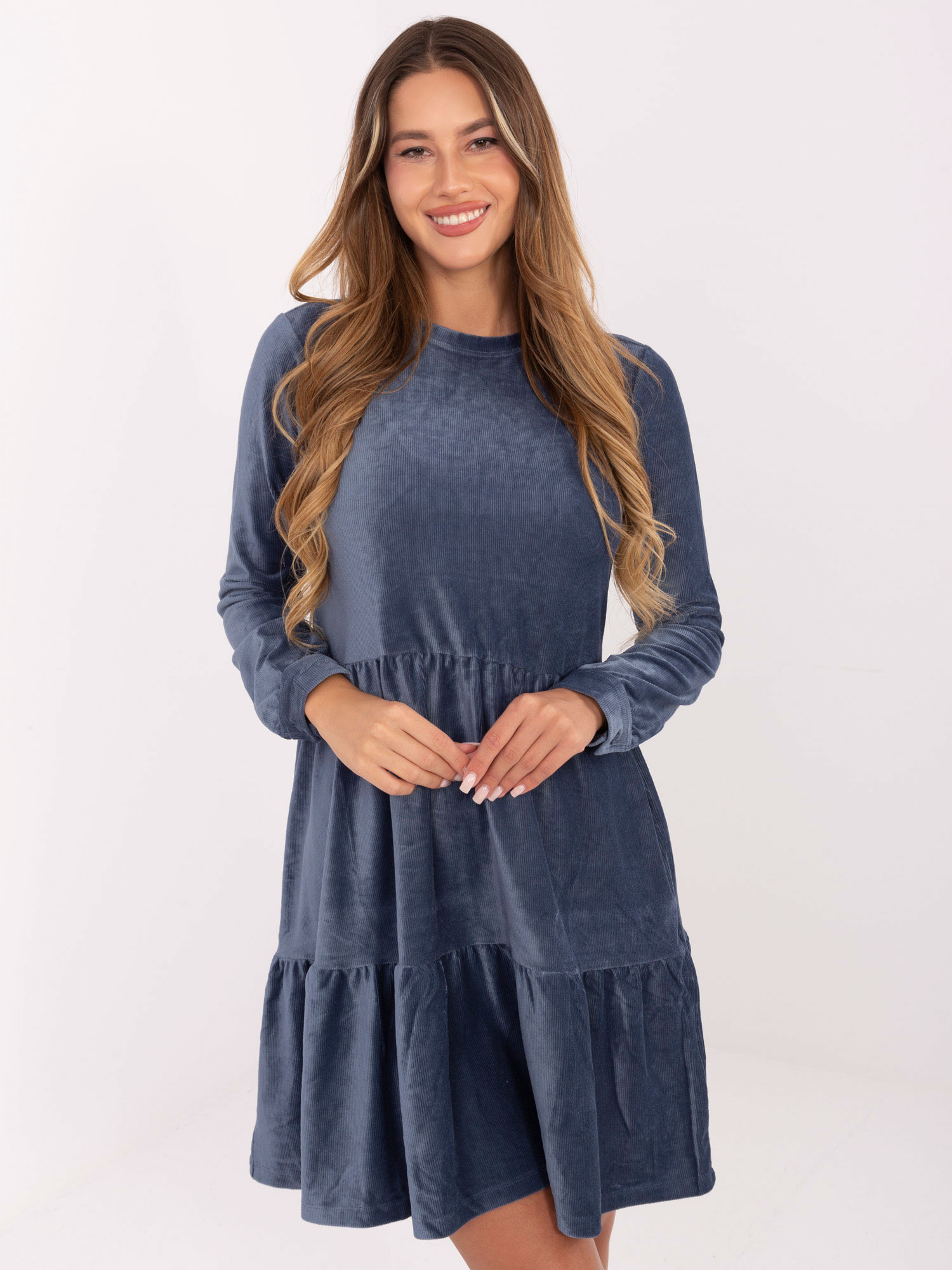 Tmavomodré zamatové mini šaty s dlhým rukávom D10040Z30289-dark blue Veľkosť: S/M