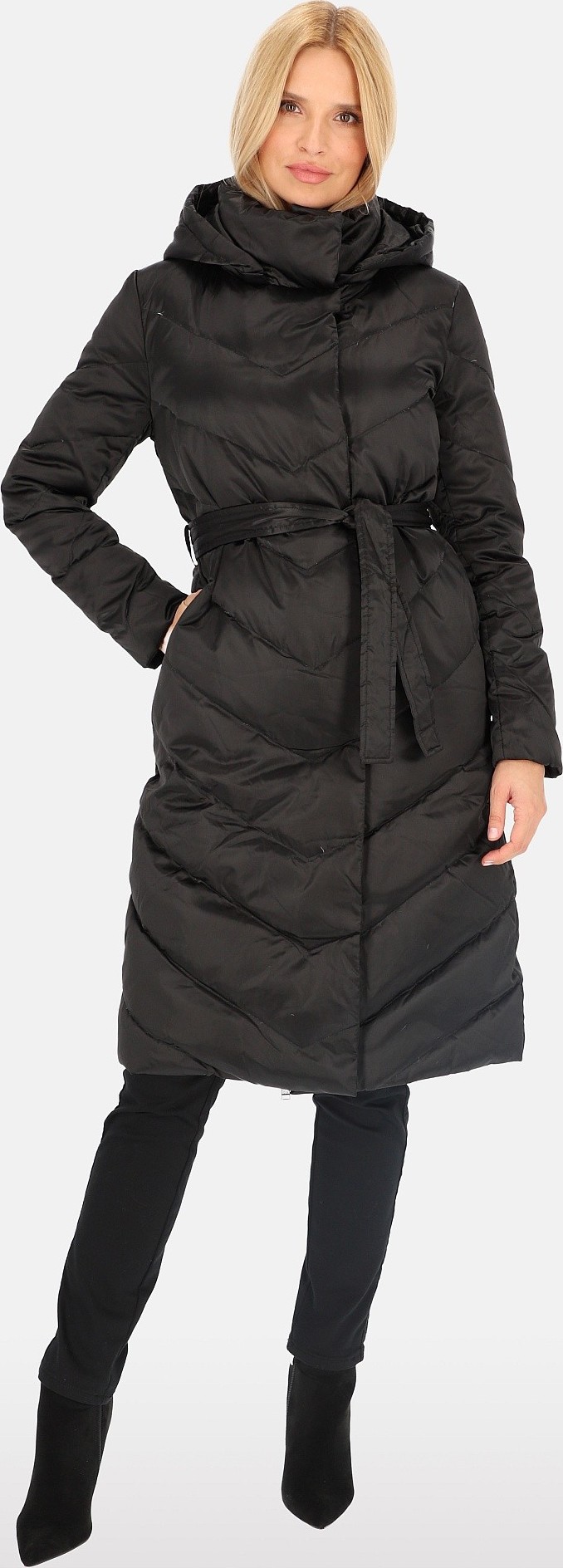 Čierny dámsky zimný prešívaný kabát s viazaním v páse BLH 220044 FX - Black Veľkosť: 2XL