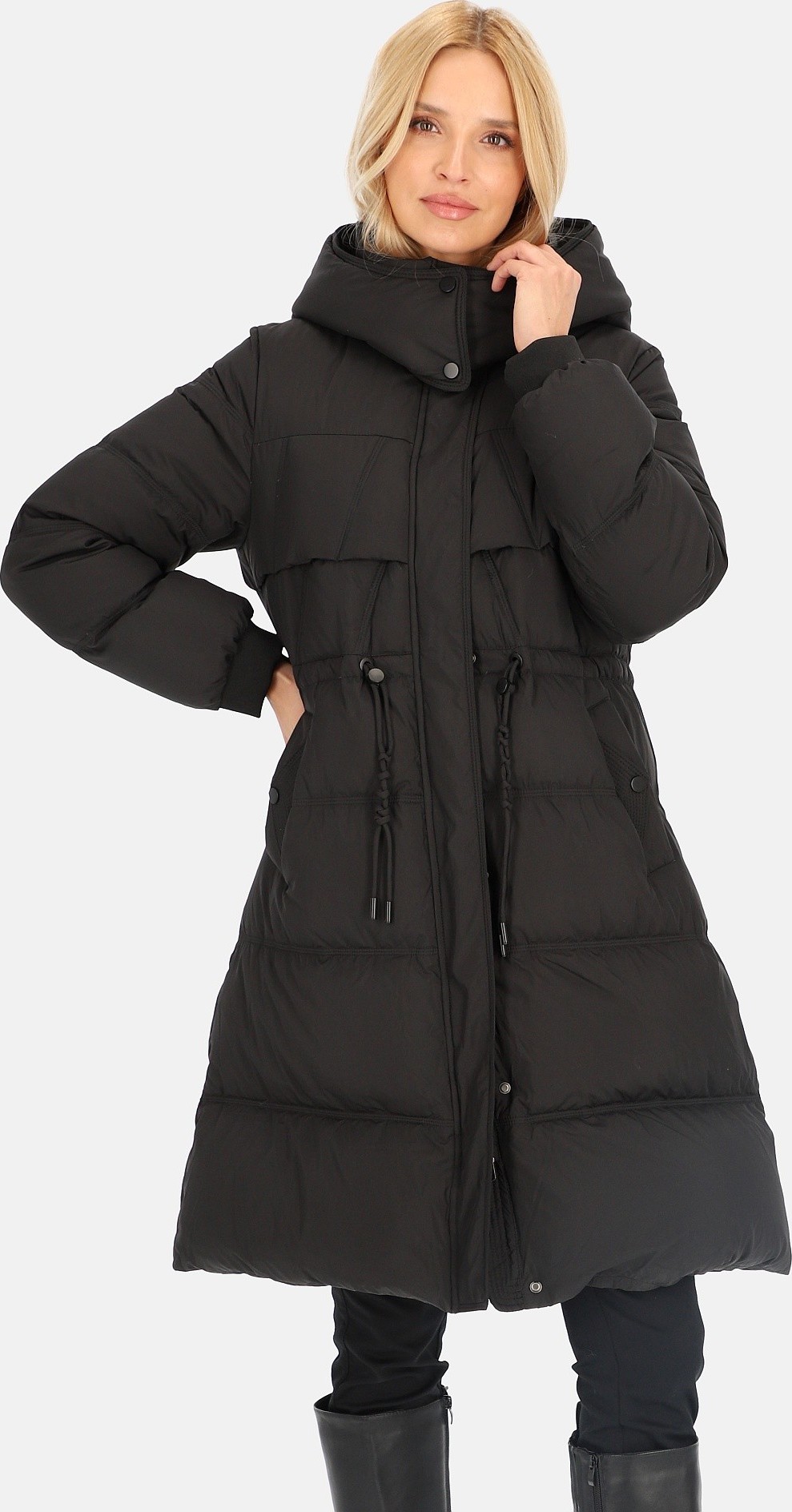 Čierna dámska páperová bunda s ozdobnými sťahovacími šnúrkami BLH 241003 FX - Black Veľkosť: 2XL