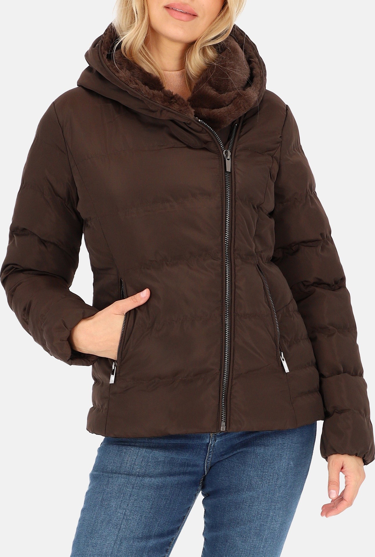 Čokoládovo hnedá dámska prešívaná bunda s teplou kapucňou BLH 201052 F - brown Veľkosť: S