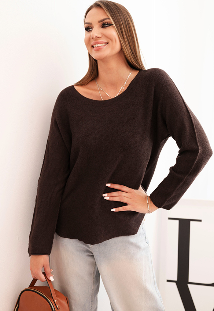 Dámsky hnedý sveter z viskózy s kukatým výstrihom Veľkosť: ONE SIZE