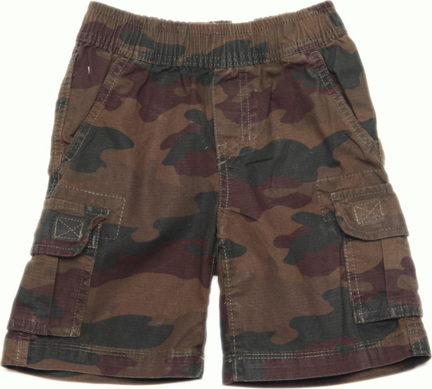 Hnedé chlapčenské šortky s maskáčovým vzorom Veľkosť: 110