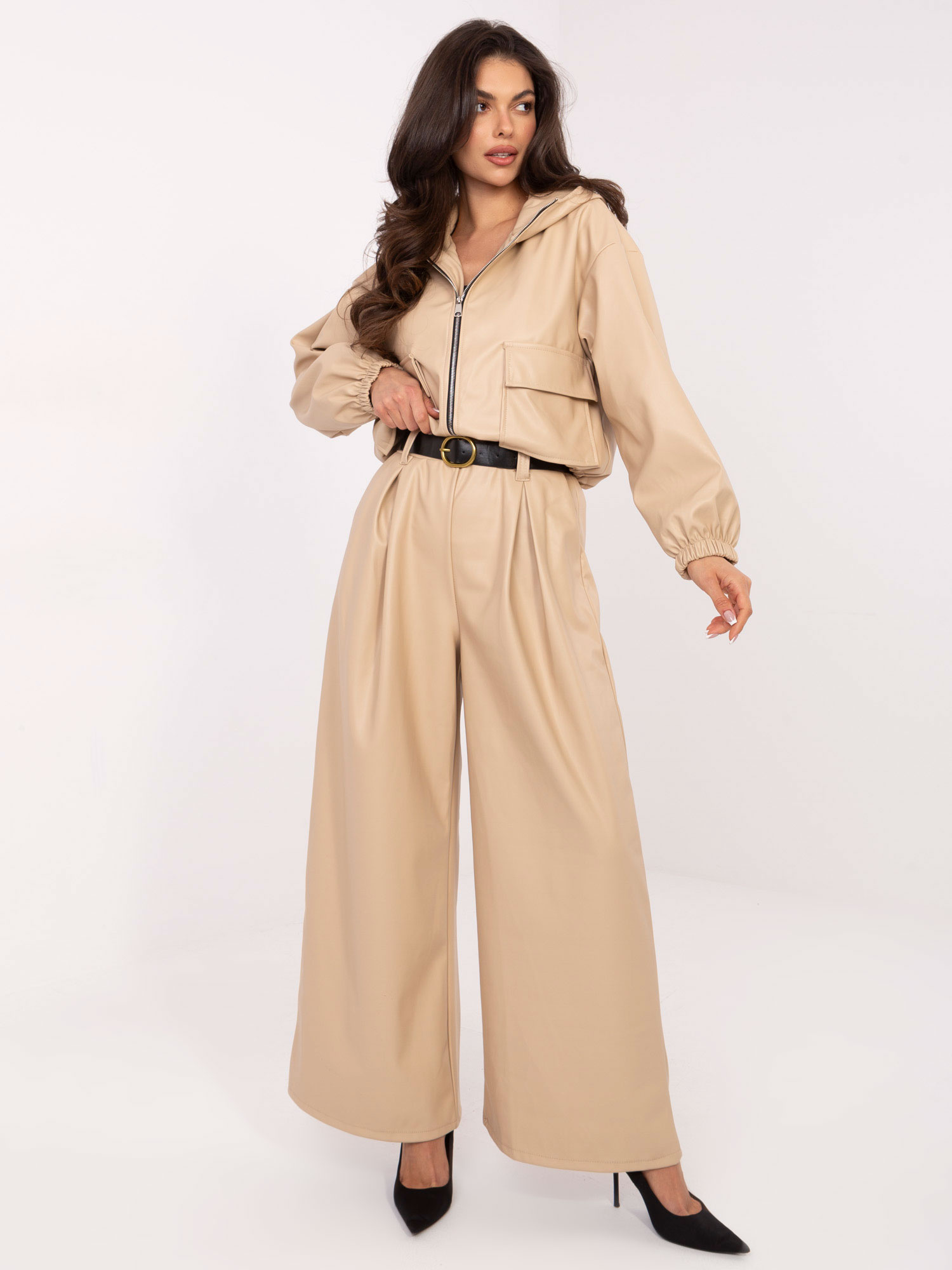 Béžové dámske široké koženkové nohavice s opaskom IT-SP-FL8569.85-beige Veľkosť: ONE SIZE