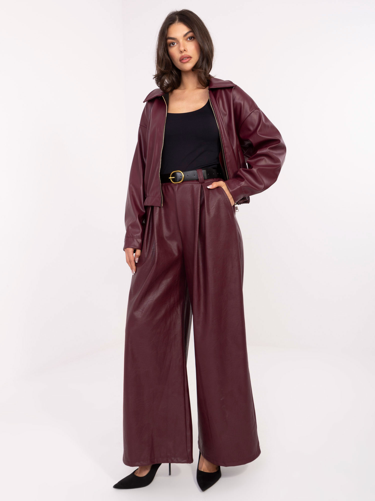 Vínové dámske široké koženkové nohavice s opaskom IT-SP-FL8569.85-bordo Veľkosť: ONE SIZE