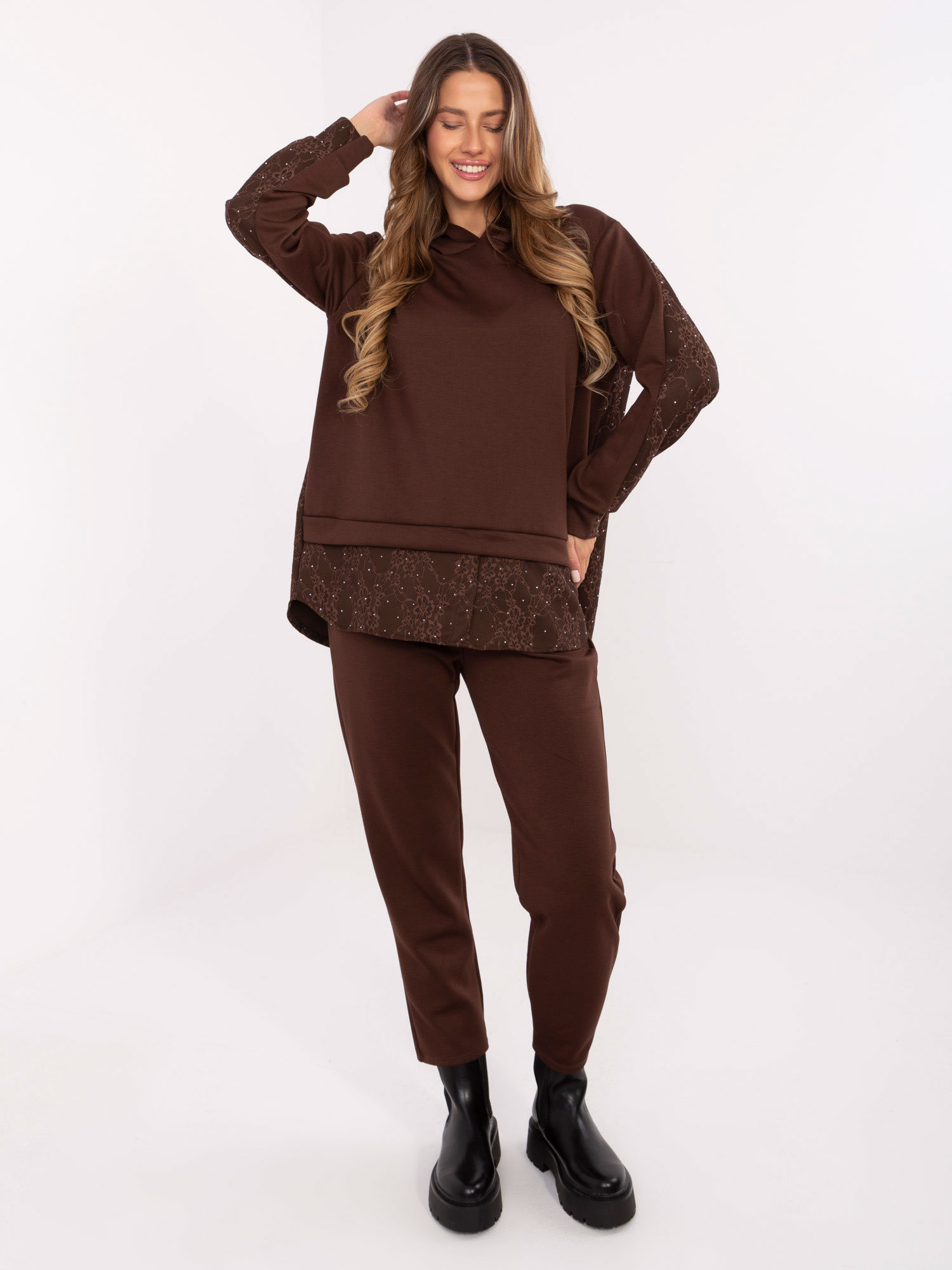 Hnedá dámska viskózová tepláková súprava s kamienkami IT-KMPL-9860.61-dark brown Veľkosť: ONE SIZE