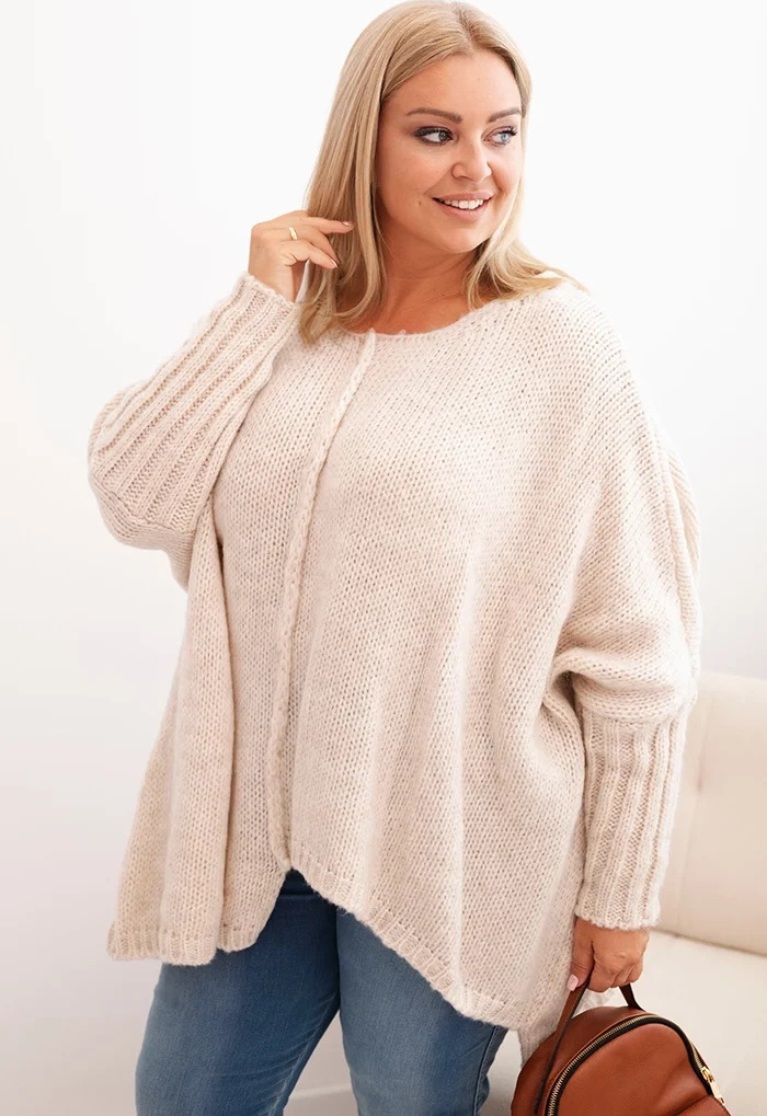 Svetlobéžový dámsky asymetrický plus size pletený sveter Veľkosť: ONE SIZE