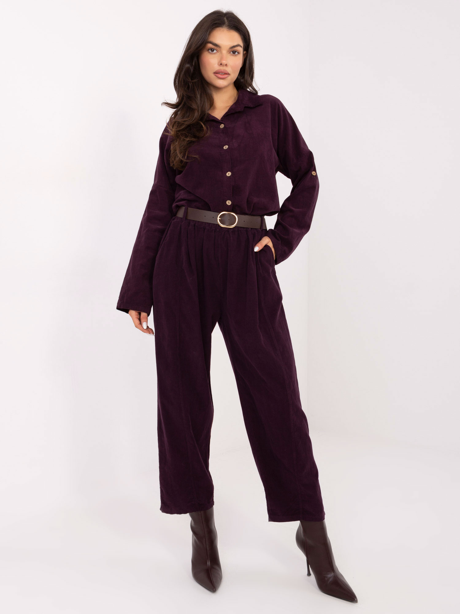 Tmavofialové dámske nohavice z manšestru so širokými nohavicami a opaskom IT-SP-258009.83-dark violet Veľkosť: ONE SIZE