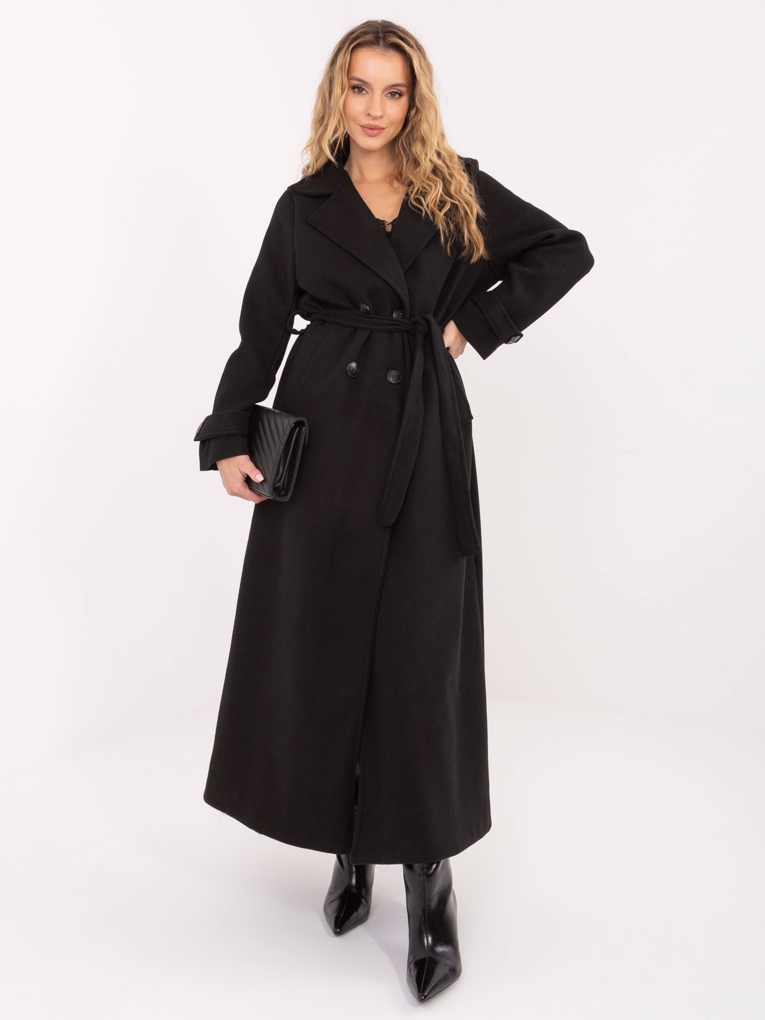 Čierny dámsky dlhý kabát s pásikom IT-PL-97035.08P-black Veľkosť: ONE SIZE