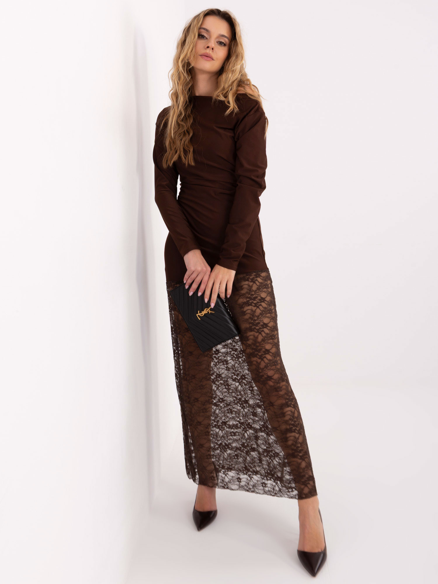 Hnedé dlhé dámske šaty s čipkovým spodným dielom MI-SK-3310.63-brown Veľkosť: ONE SIZE