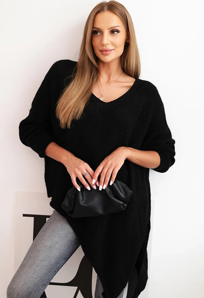 Asymetrický dámsky čierny plus size sveter s výstrihom do V Veľkosť: ONE SIZE