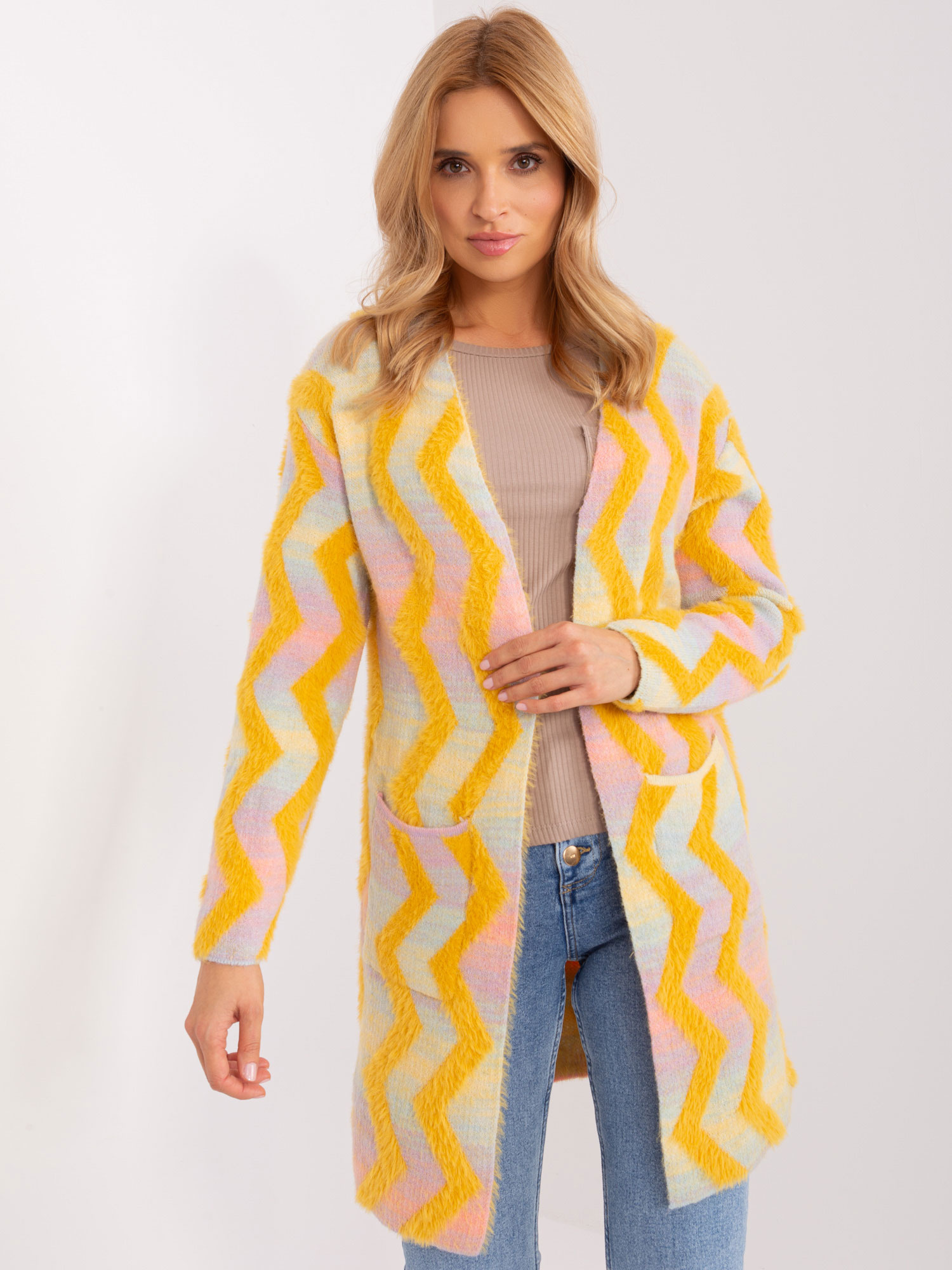 Žltý vzorovaný kardigán -AT-SW-234701.34-yellow Veľkosť: ONE SIZE