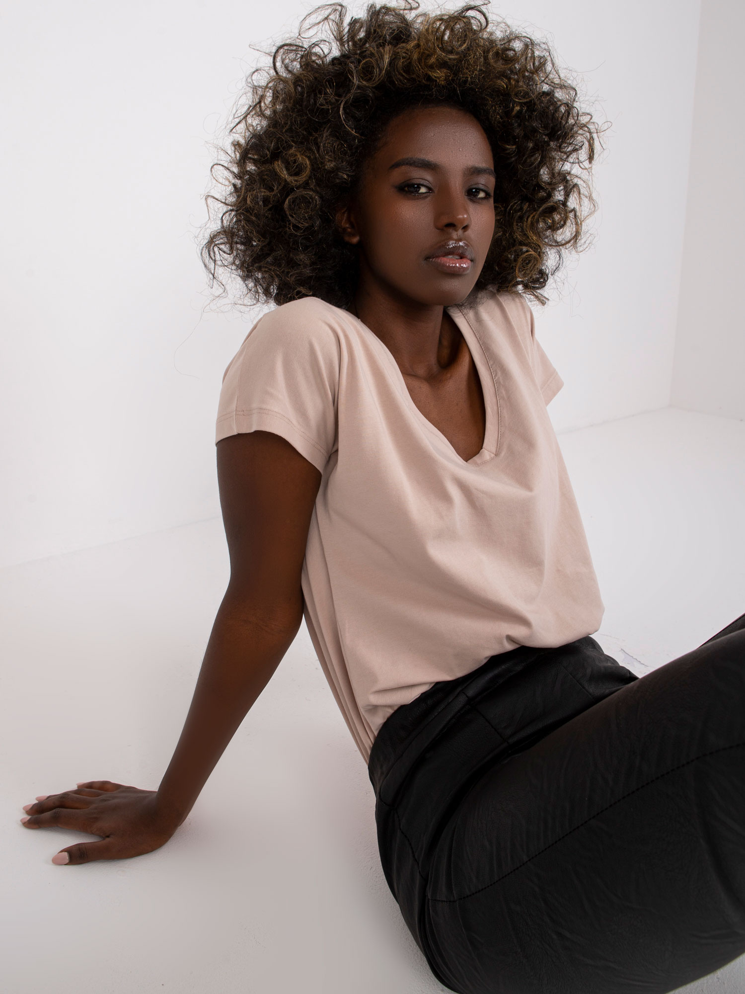 Svetlo hnedé dámske tričko RV-TS-4832.01P-coffe Veľkosť: M