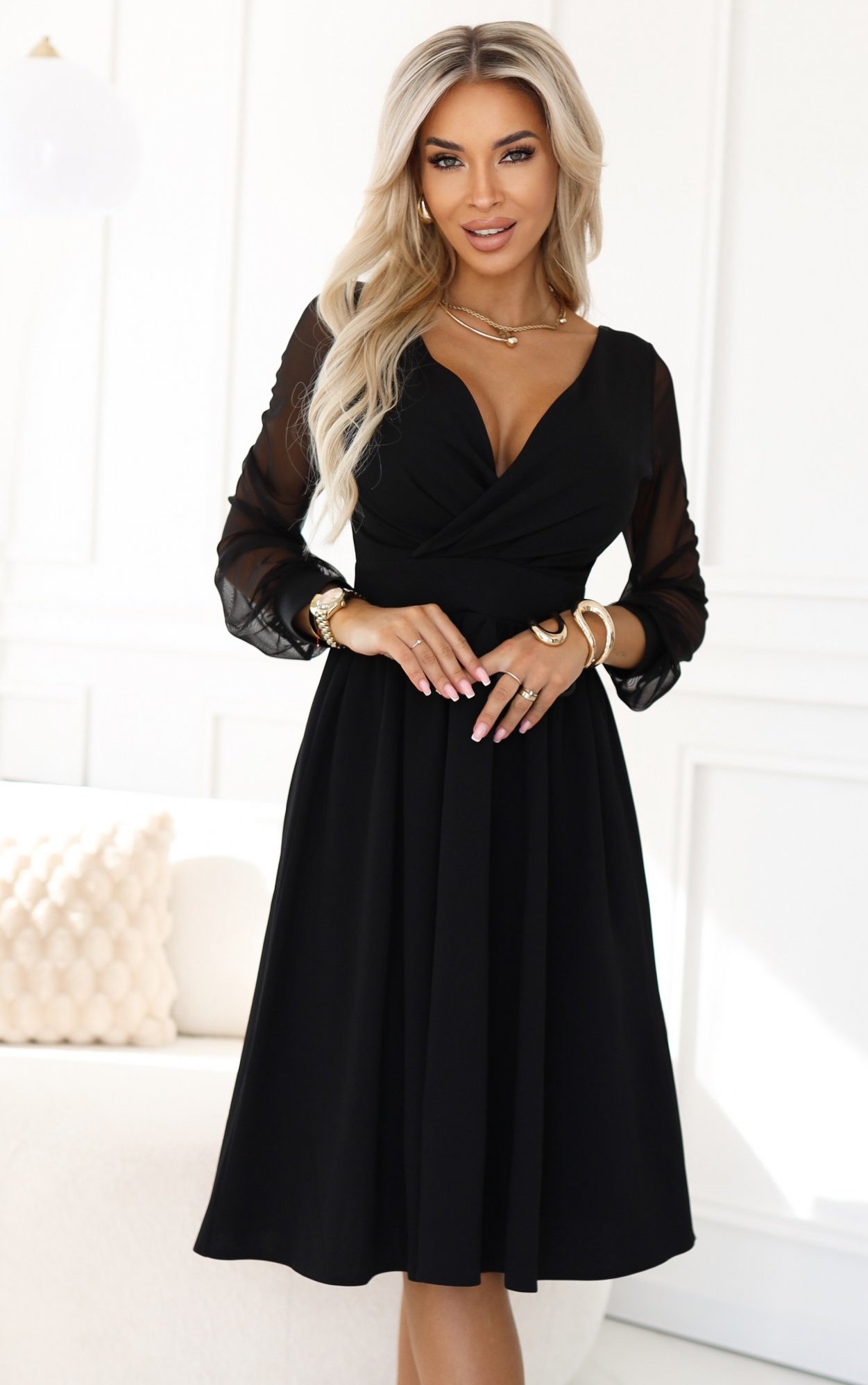 Čierne elegantné midi šaty so zavinovacím--106--_m výstrihom a tylovými rukávmi 657-1 Veľkosť: M