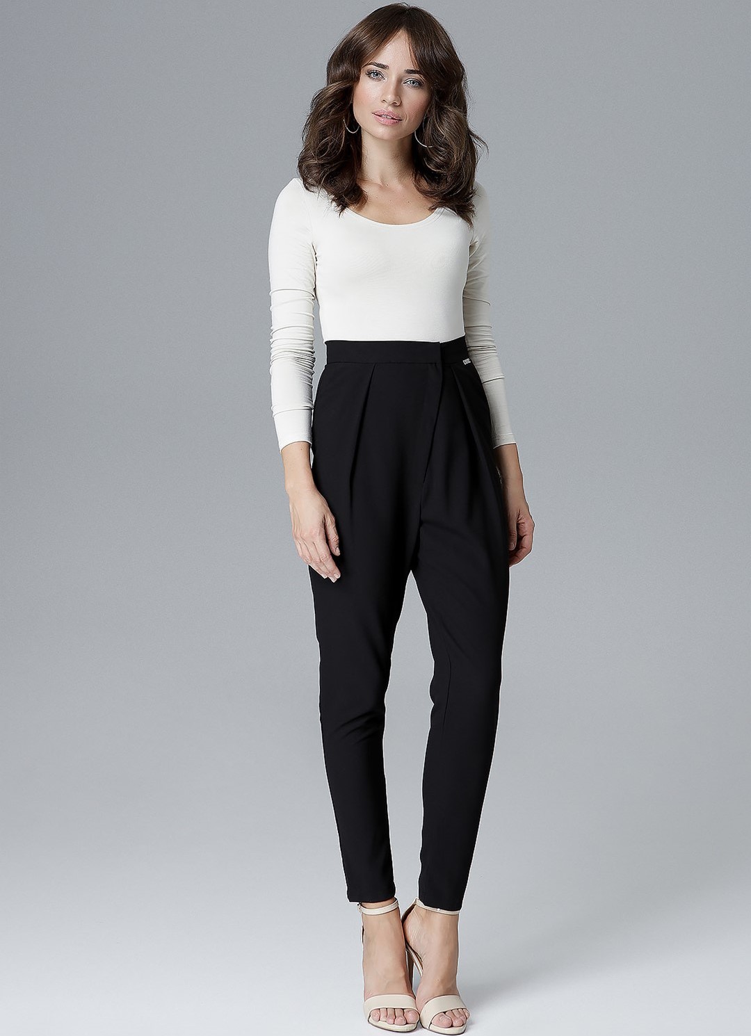 Čierne elegantné nohavice L018 Veľkosť: M