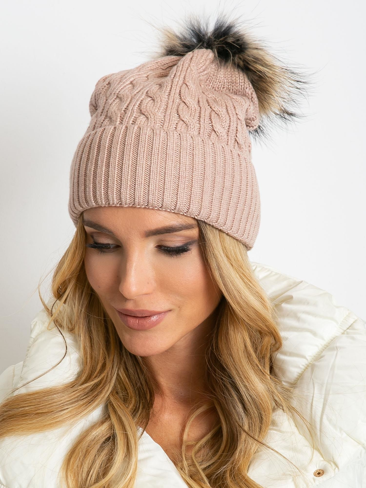 Púdrová dámska čiapka so strapcom AT-CZ-173501.44-pink Veľkosť: ONE SIZE