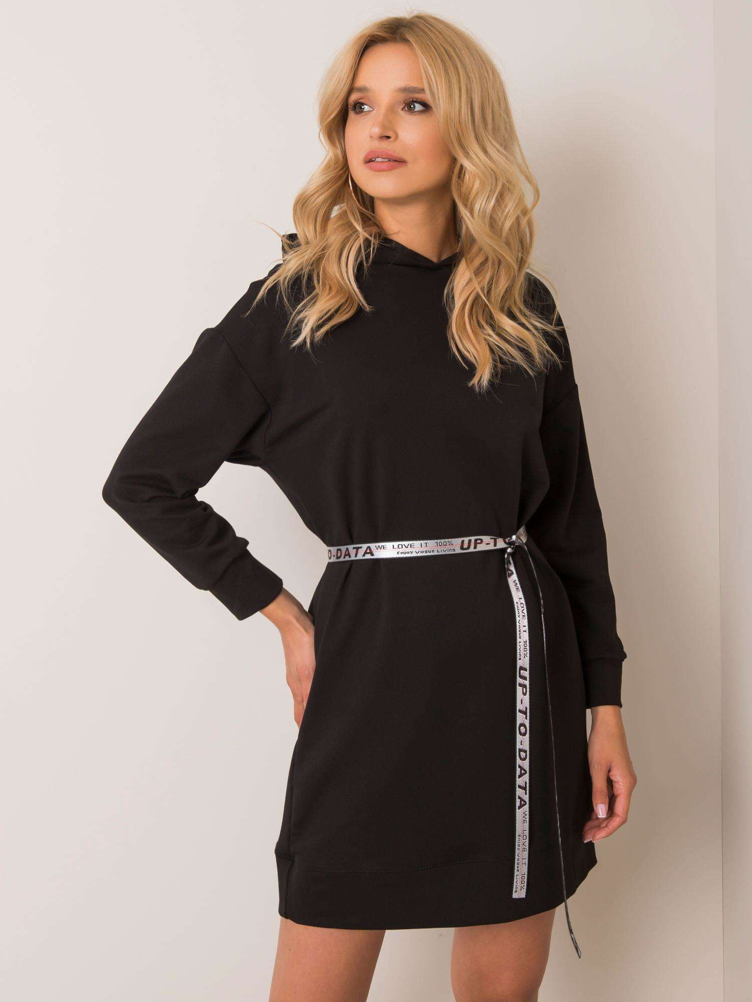 Čierne mikinové šaty s kapucňou a opaskom LK-SK-508284.16X-black Veľkosť: L/XL