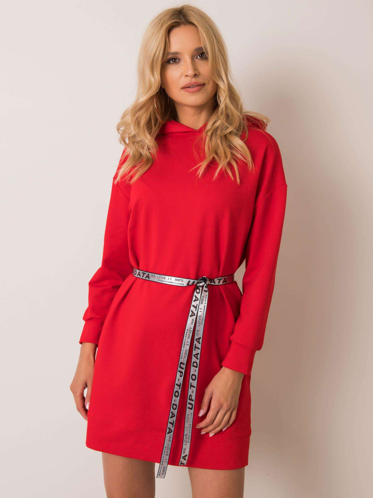 Červené mikinové šaty s kapucňou a opaskom LK-SK-508284.16X-red Veľkosť: L/XL