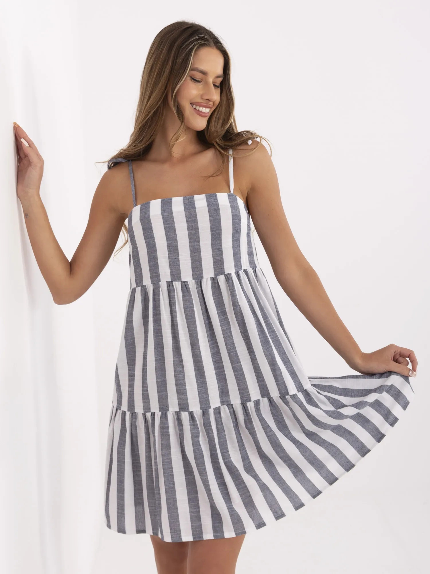 Dámske bielo-modré pruhované šaty Klaudie LK-SK-507684.14-white-dark blue Veľkosť: 42
