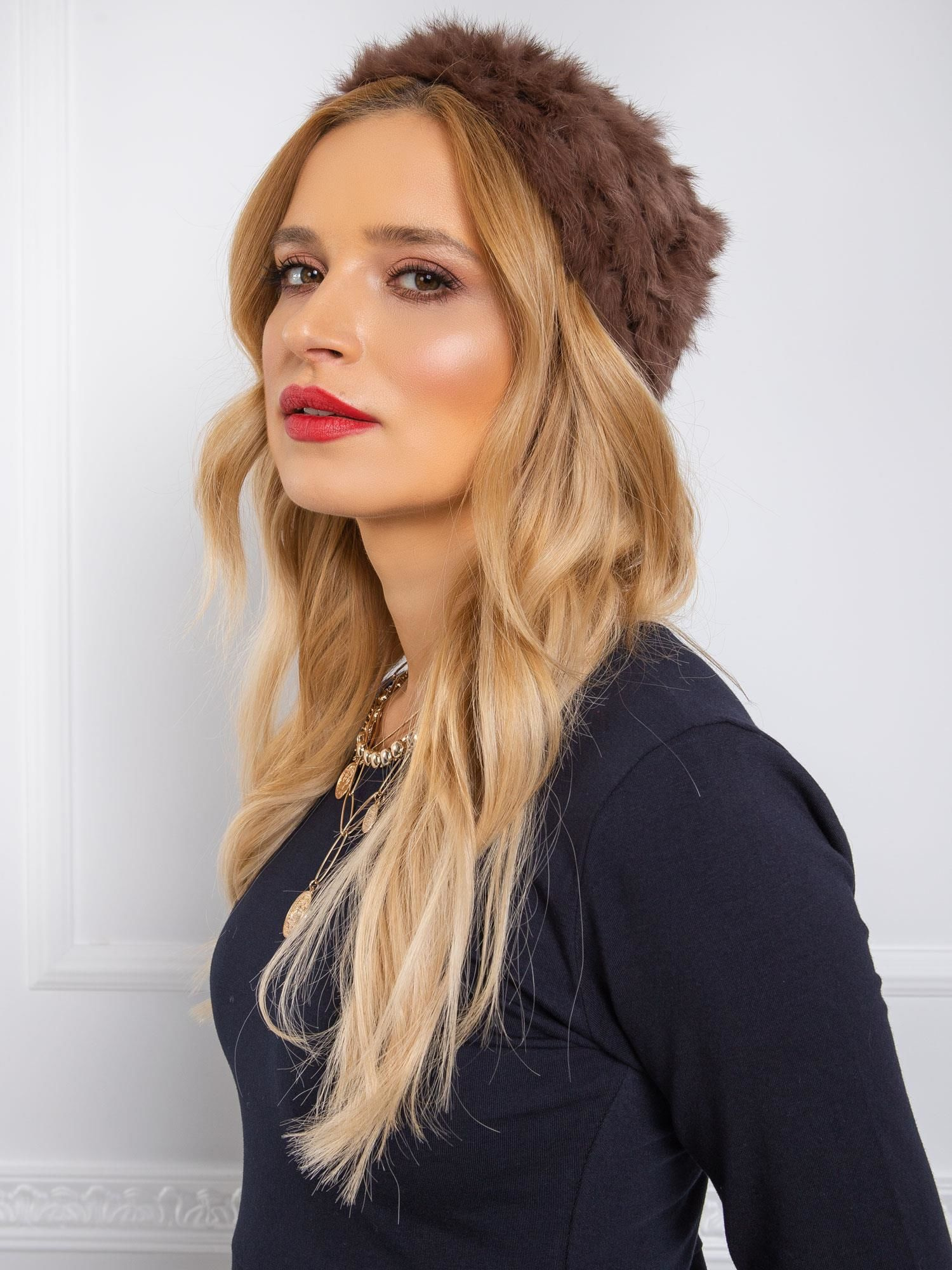 Dámska hnedá čiapka AT-CZ-16801.38-brown Veľkosť: ONE SIZE