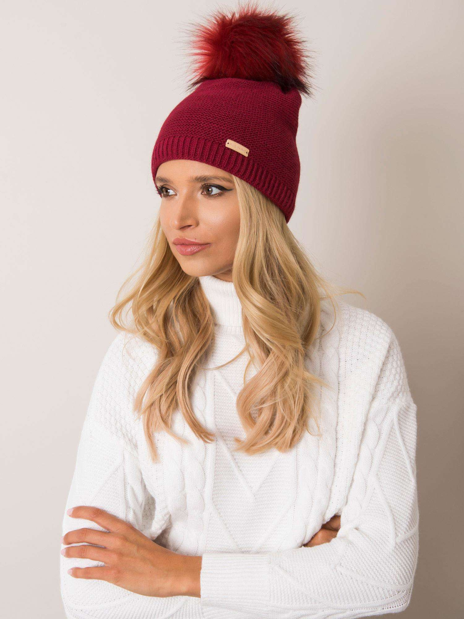 Dámska bordová čiapka s brmbolcom JK-CZ-11.69-bordo Veľkosť: ONE SIZE