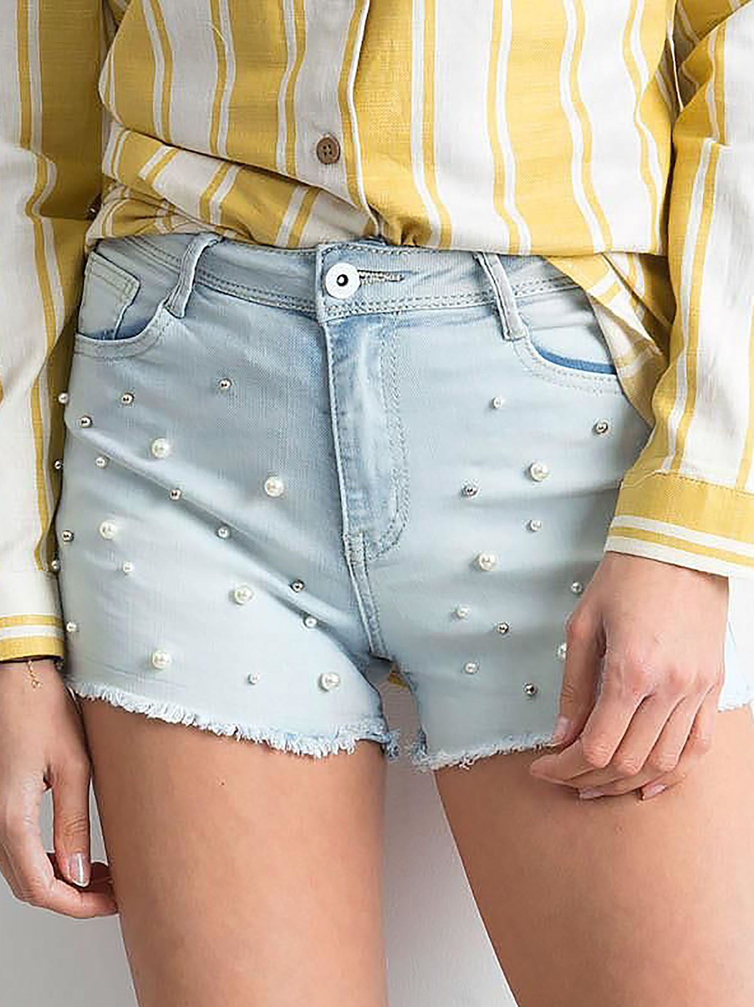 Dámske svetlo modré džínsové šortky s perlami JMP-SN-Z1125.16P-blue Veľkosť: 36