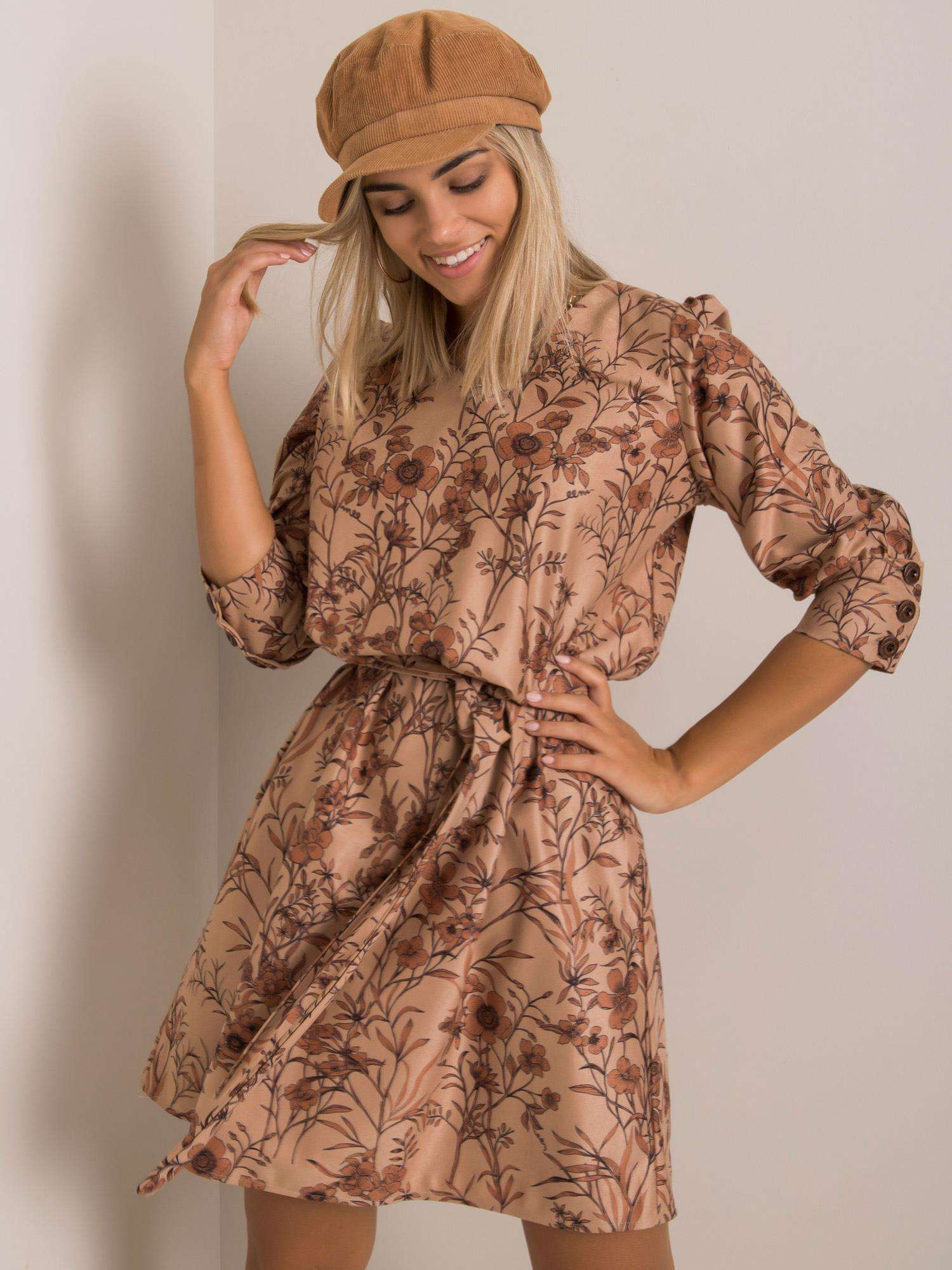 Béžové šaty s kvetinovým vzorom LK-SK-508143.72P-beige Veľkosť: 42