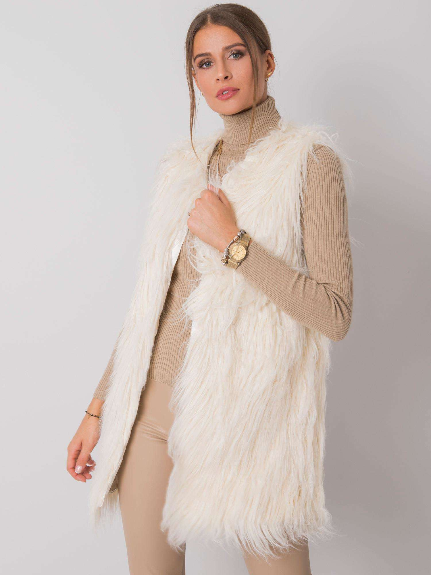 Dámska smotanovo biela chlpatá vesta AT-KZ-3501-1.13P-ecru Veľkosť: L/XL