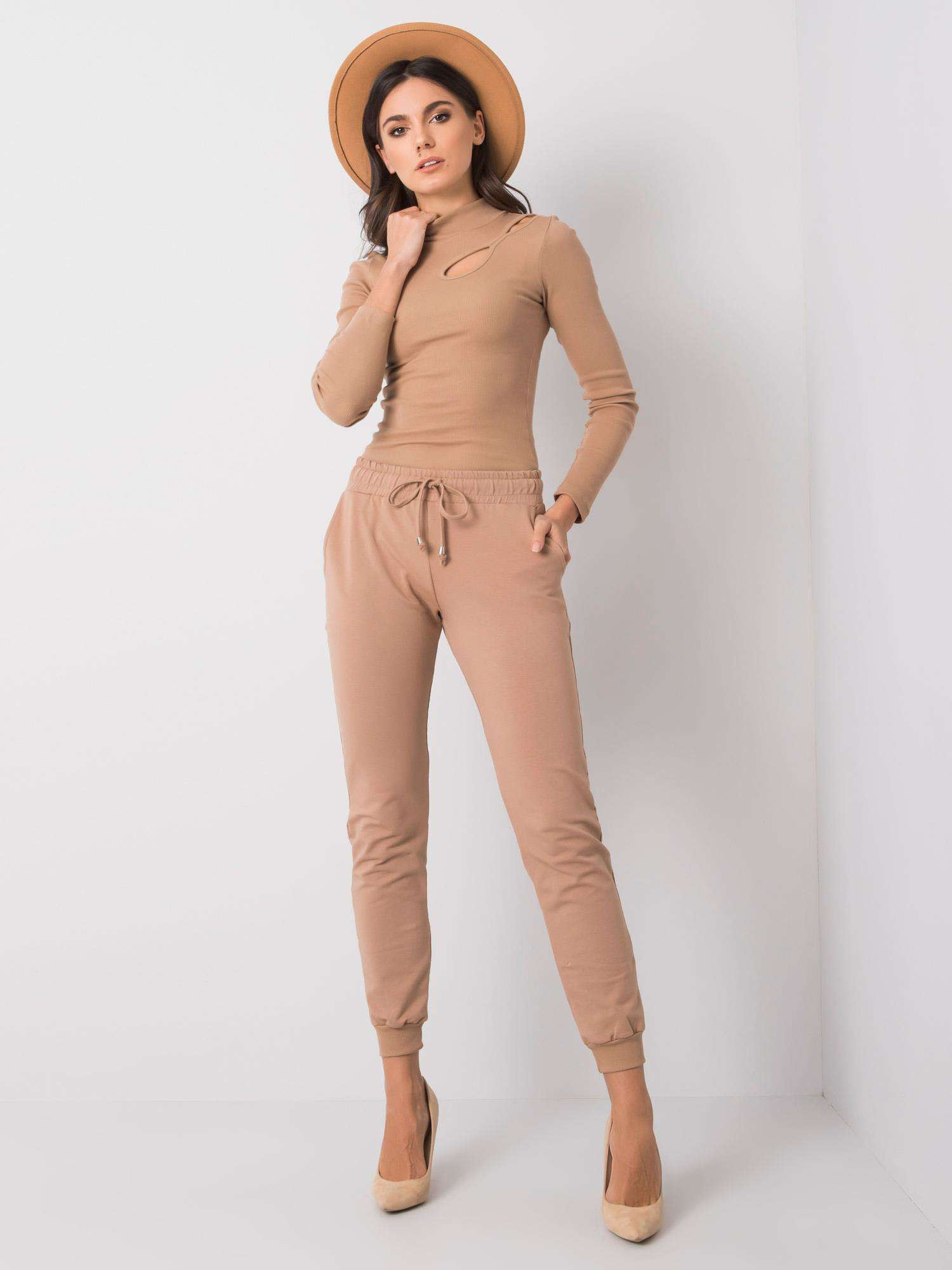 Svetlo hnedé dámske tepláky RV-DR-5040.02X-camel Veľkosť: M