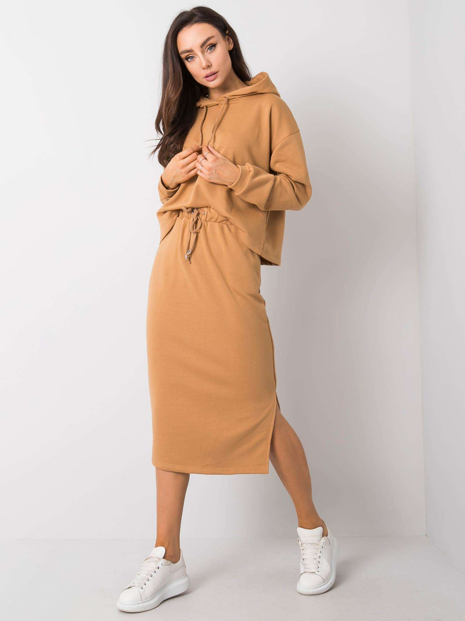 Hnedý komplet sukne a mikiny -RV-KMPL-6109.31-brown Veľkosť: S