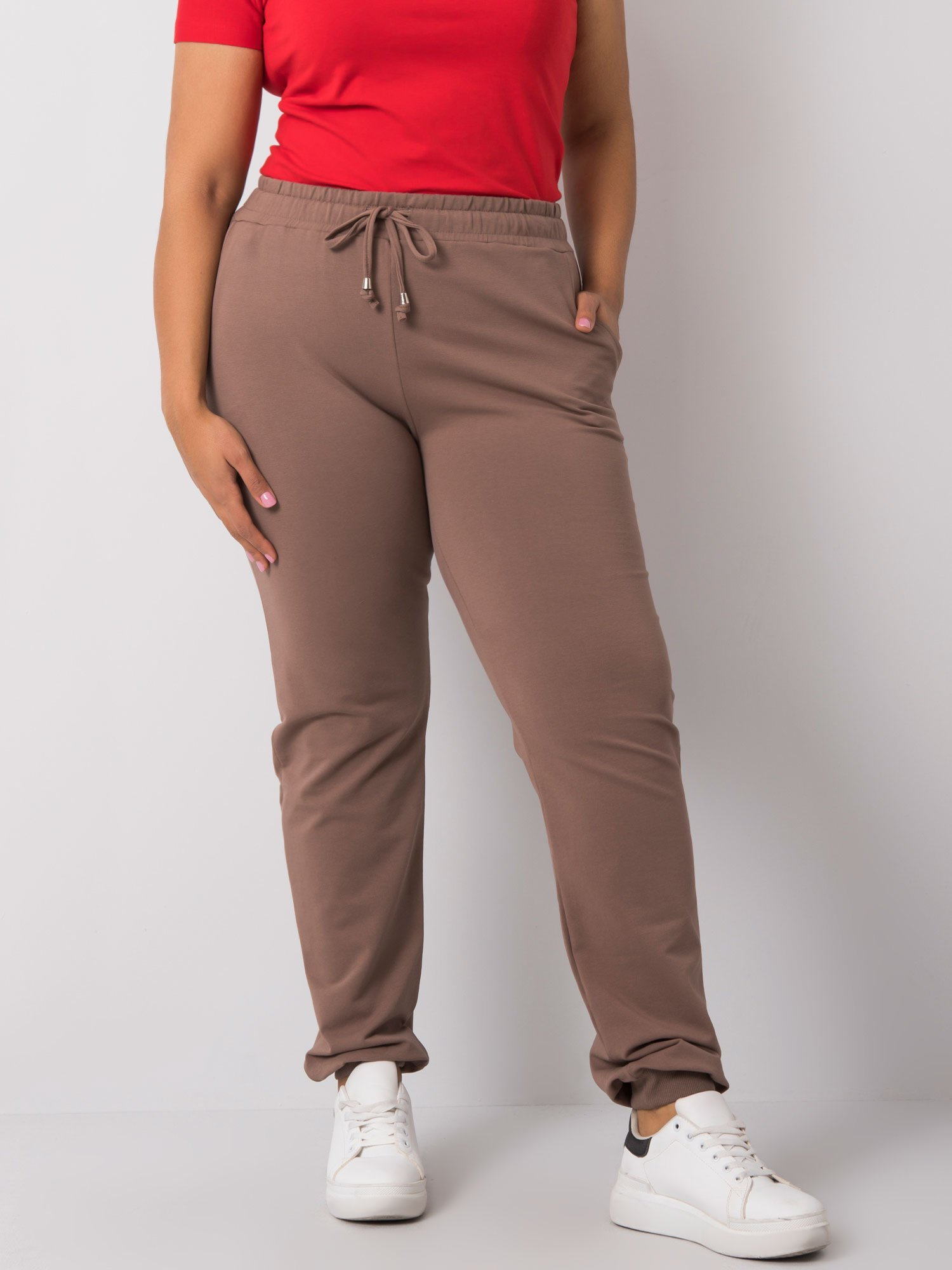 Klasické hnedé tepláky RV-DR-6301.88-brown Veľkosť: 2XL