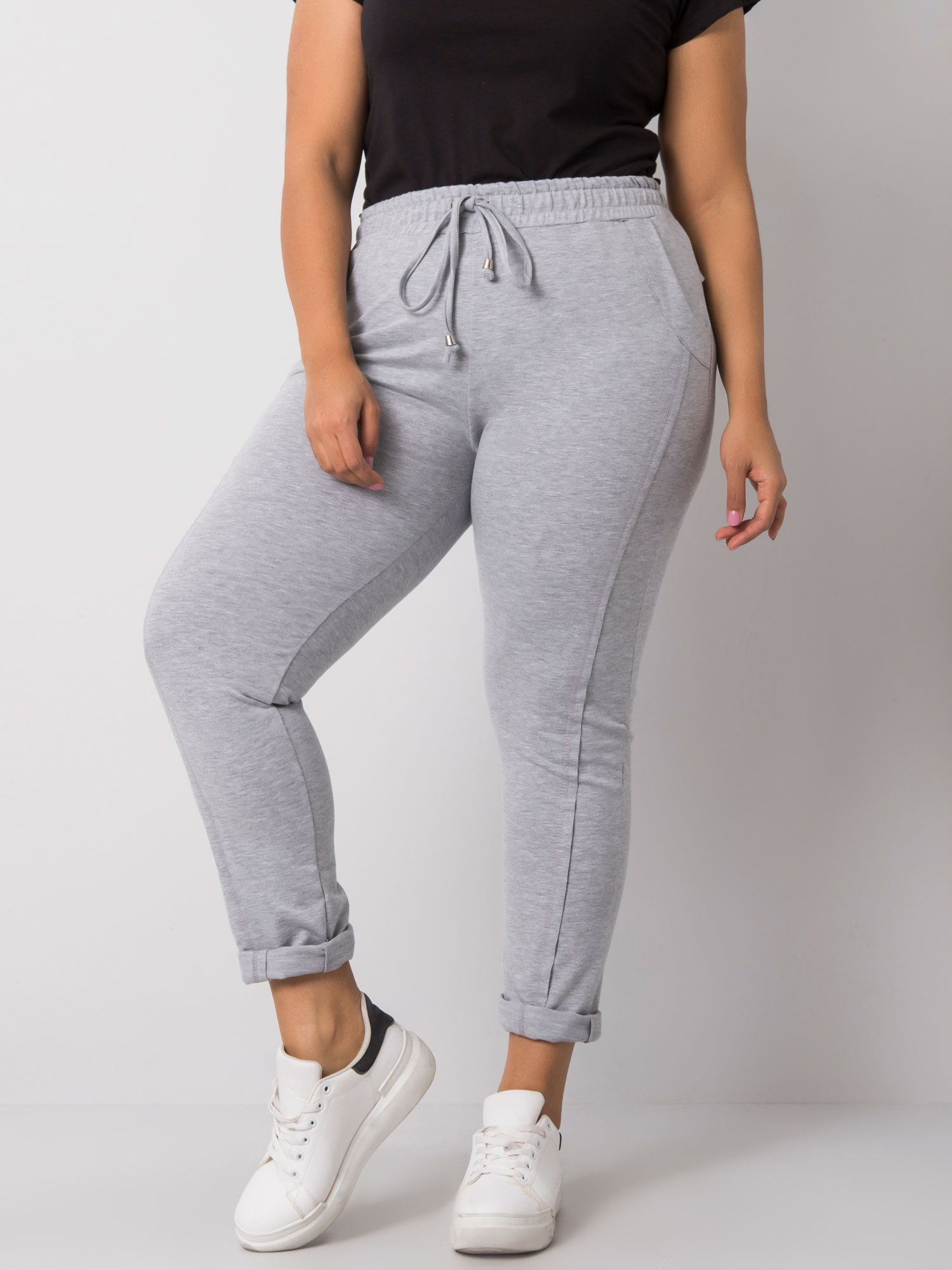 Svetlo šedé tepláky k členkom RV-DR-6300.19-light grey Veľkosť: 3XL
