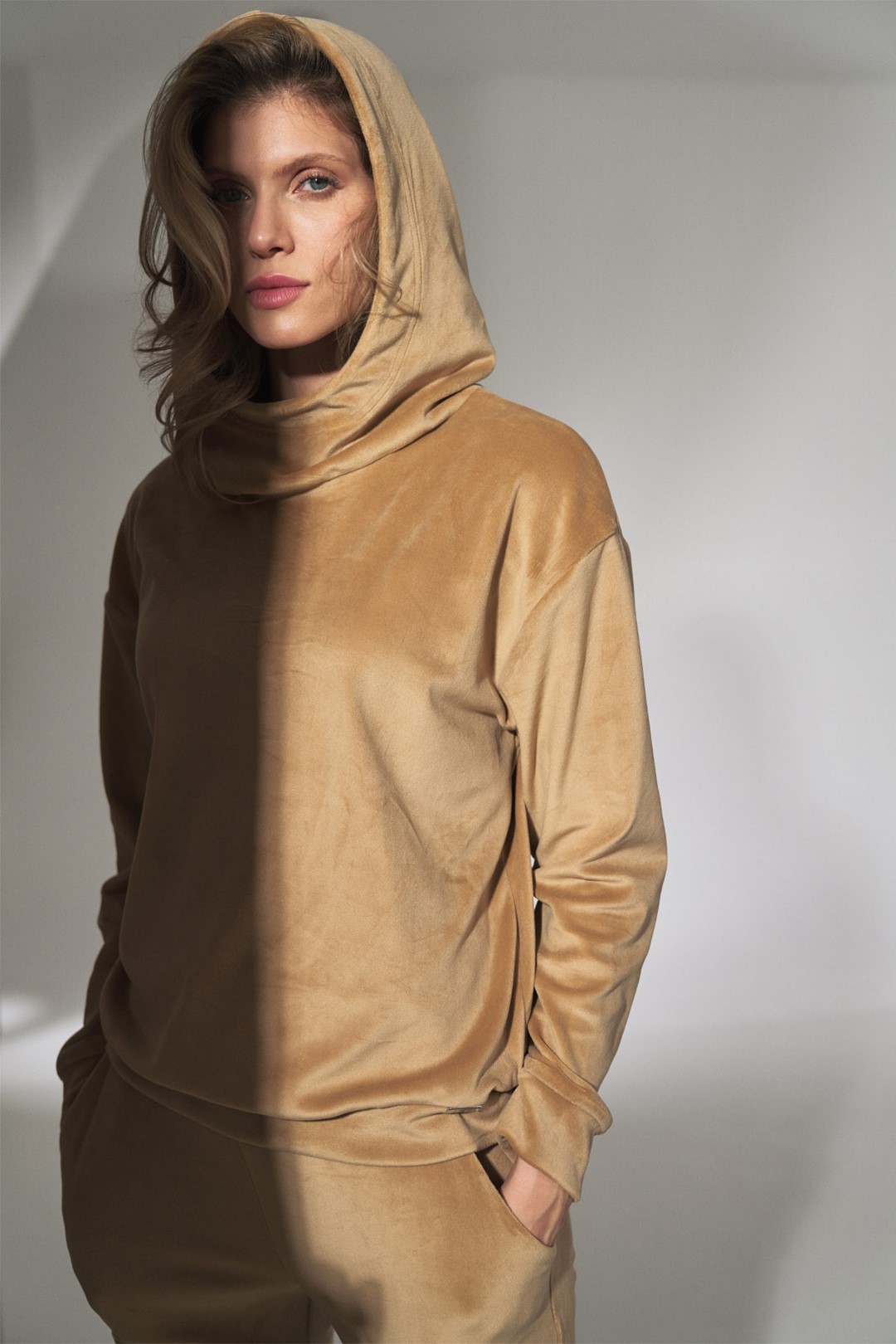 Béžová velúrová mikina M745 beige Veľkosť: S