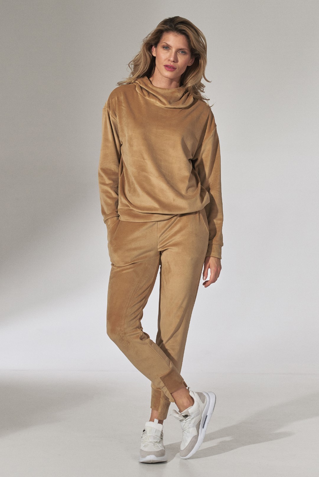 Béžové velúrové tepláky M746 beige Veľkosť: L