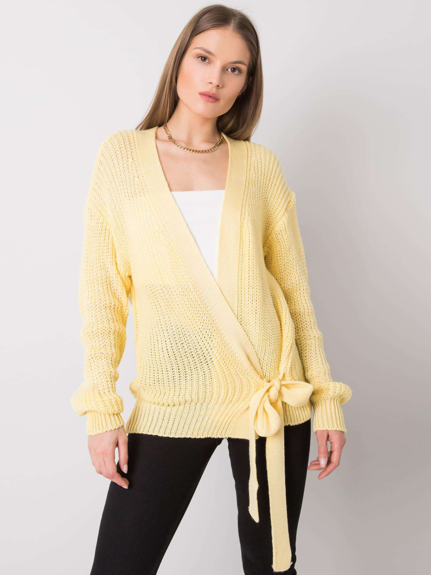 Žltý dámsky sveter s viazaním 269-SW-21617.26-yellow Veľkosť: ONE SIZE