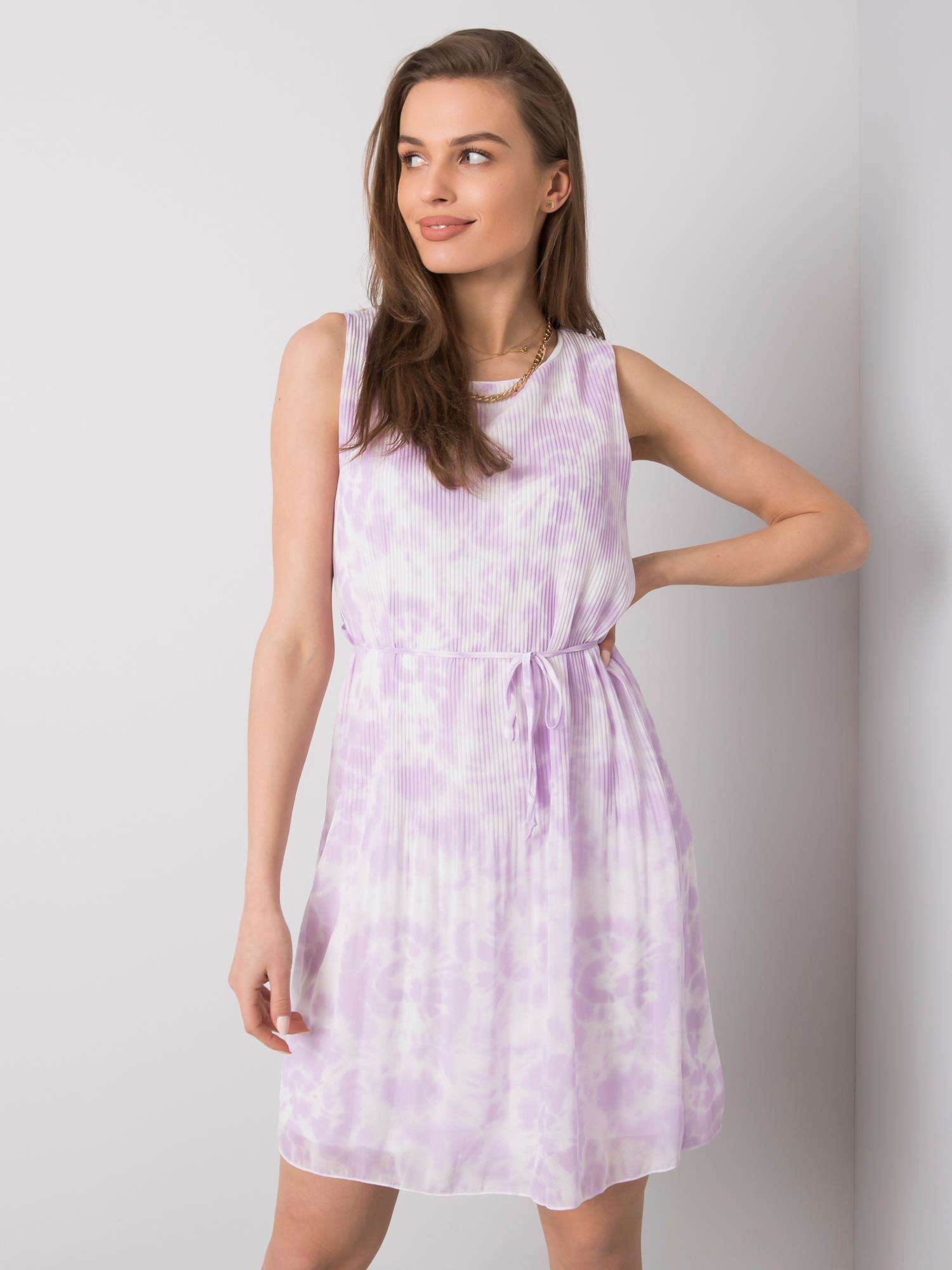 Svetlo fialovo-biele dámske plisované šaty D50039Y30185B-purple Veľkosť: M