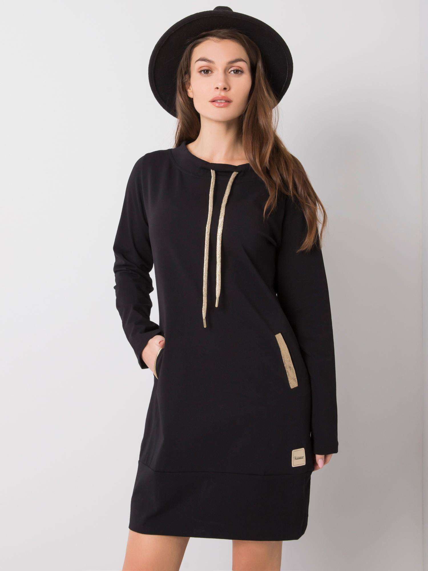 Čierne mikinové šaty s vreckami RV-SK-6067.15X-black Veľkosť: S/M