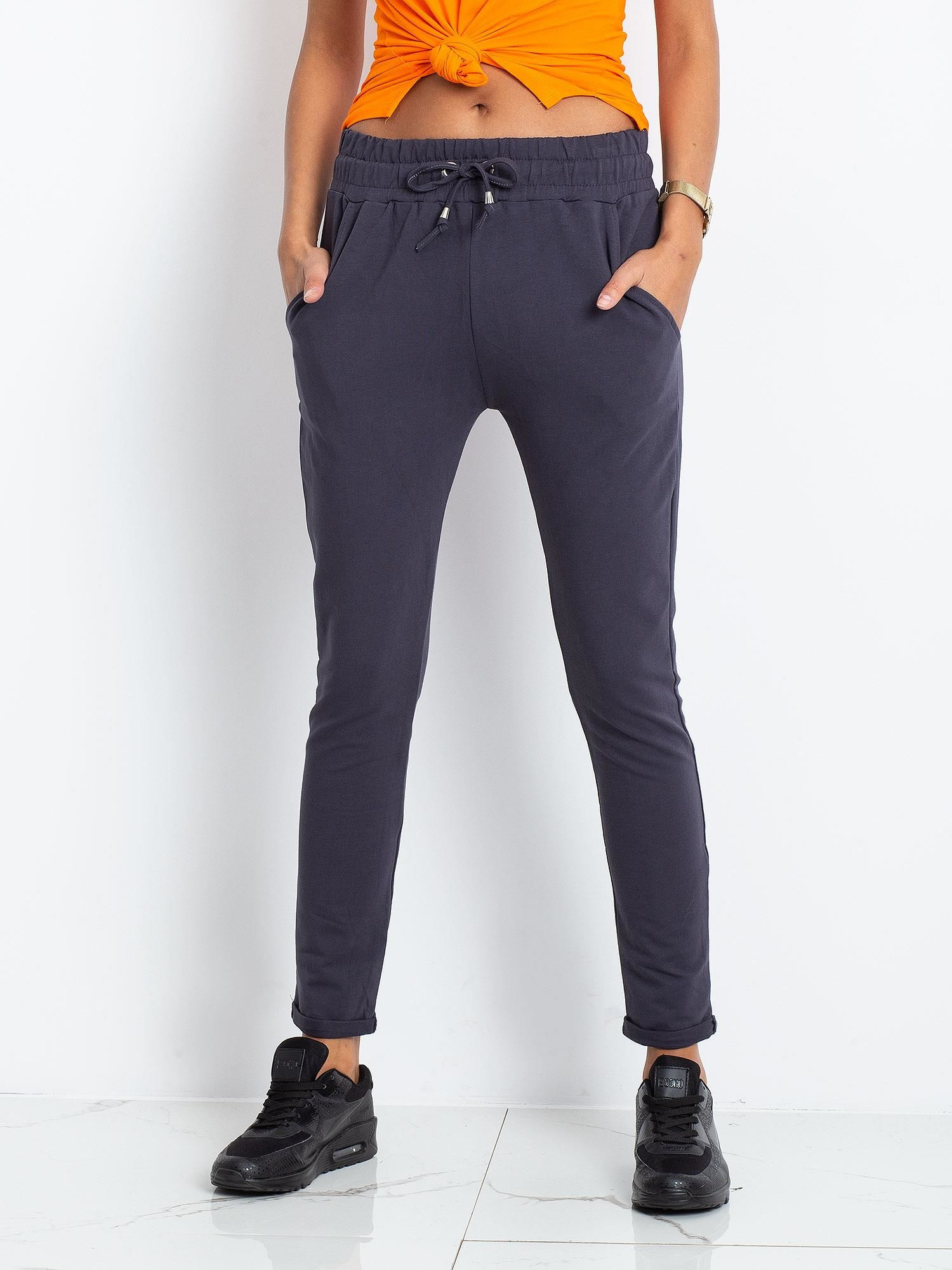 Dámske tmavo šedé úzke tepláky -RV-DR-3698.05X-dark grey Veľkosť: S